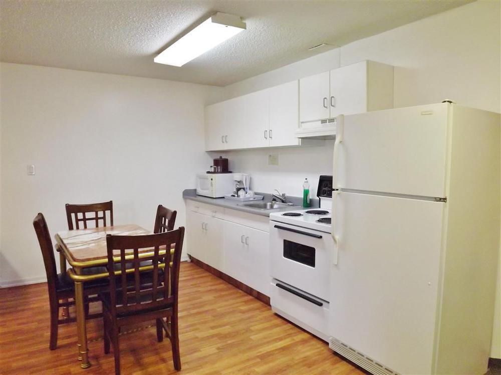 Canadas Best Value Inn Whitecourt Pokoj fotografie