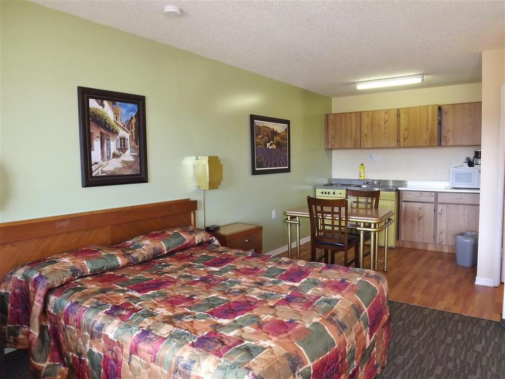 Canadas Best Value Inn Whitecourt Pokoj fotografie