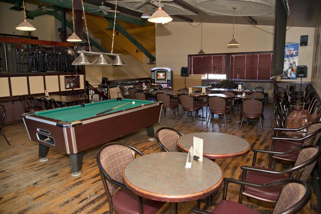 Canadas Best Value Inn Whitecourt Exteriér fotografie
