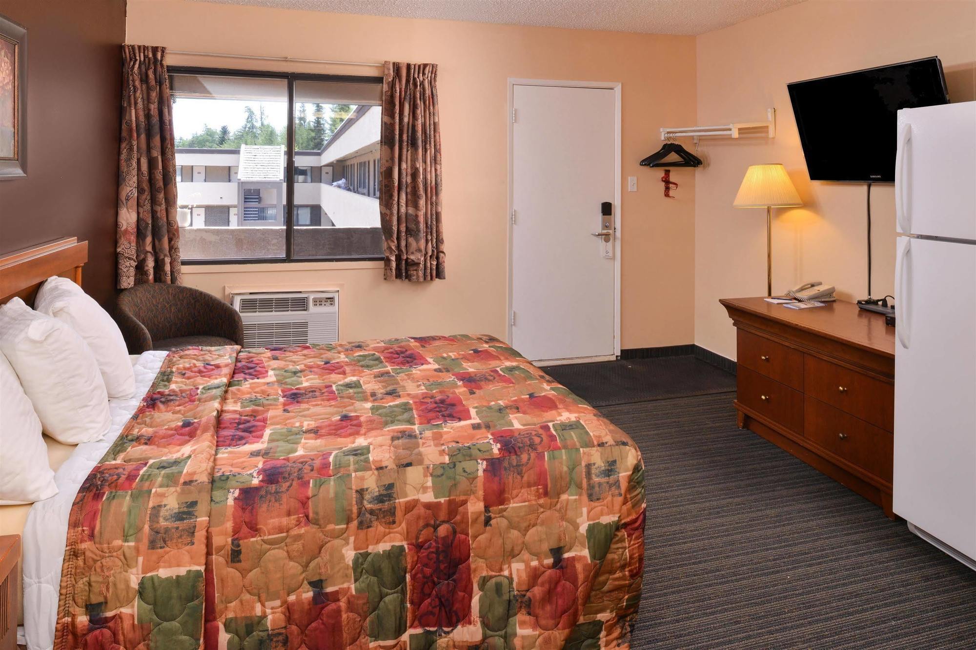 Canadas Best Value Inn Whitecourt Exteriér fotografie