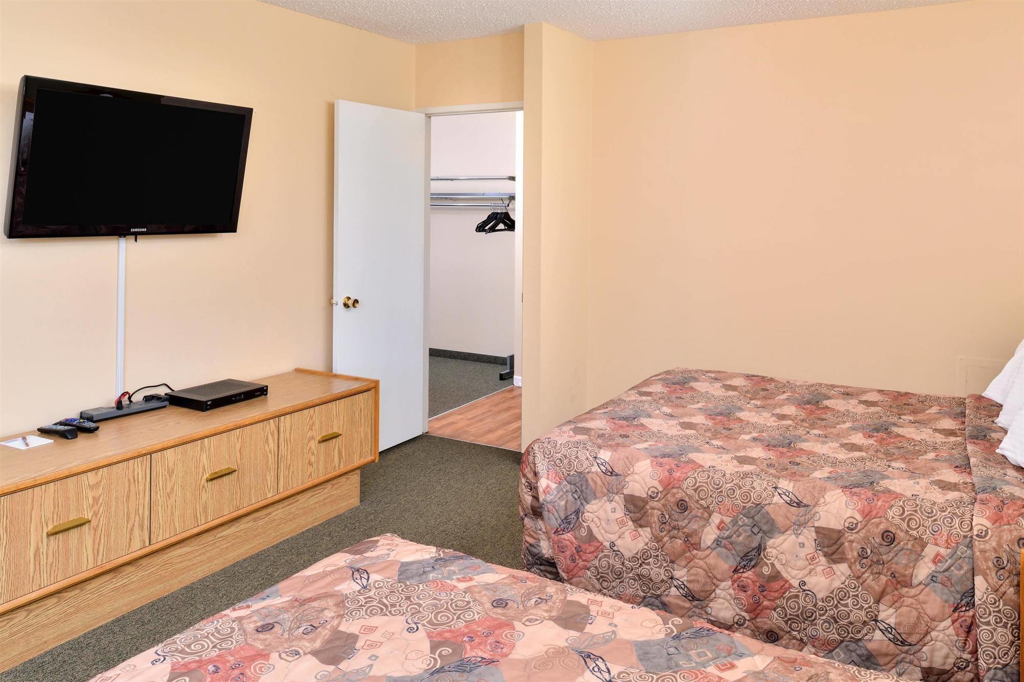 Canadas Best Value Inn Whitecourt Exteriér fotografie