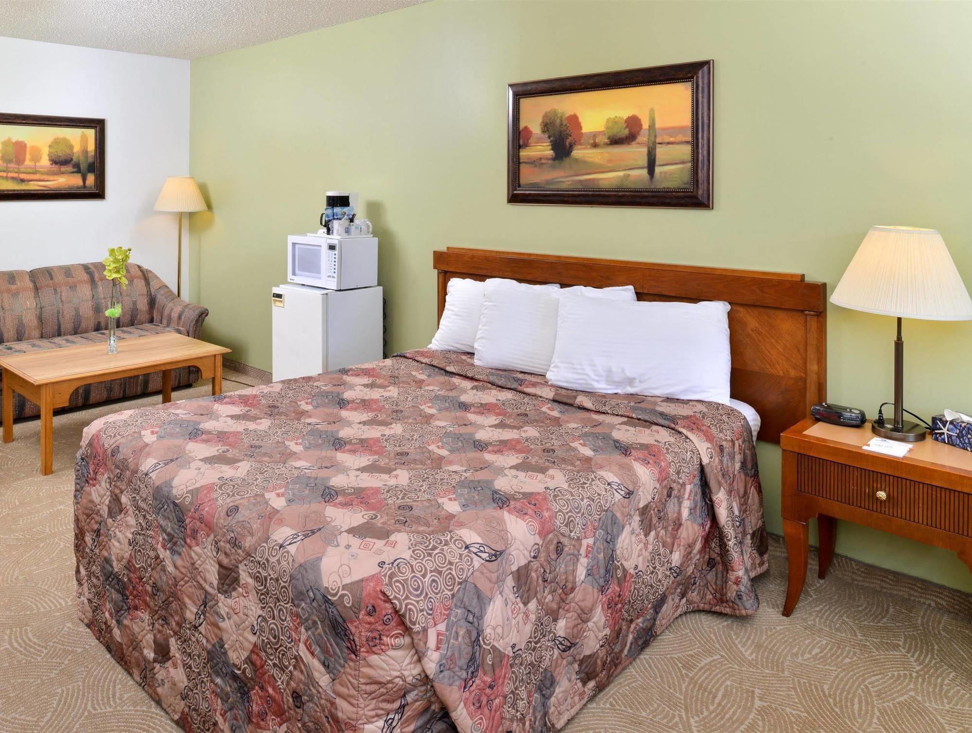 Canadas Best Value Inn Whitecourt Exteriér fotografie