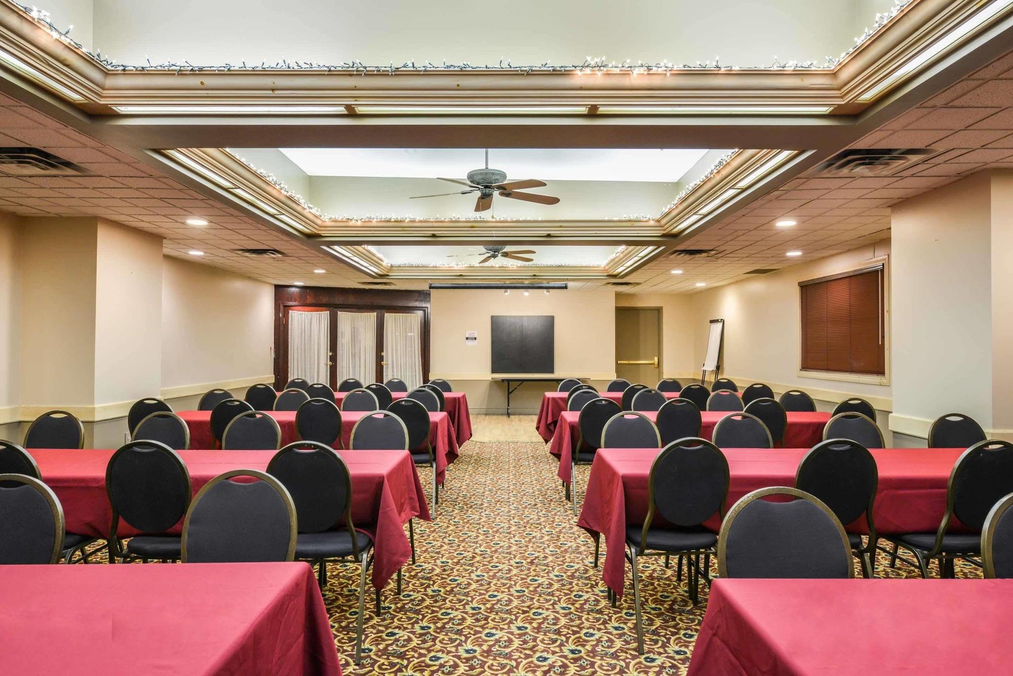 Canadas Best Value Inn Whitecourt Exteriér fotografie